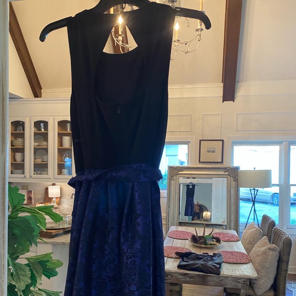 Eliza J size 8 Holiday dress